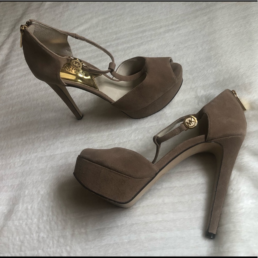Michael Kors Nude Pump Heels size 8